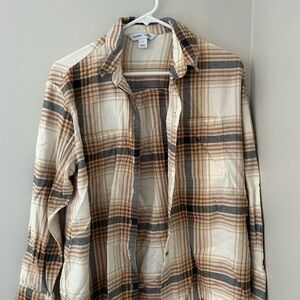 Old Navy lightweight plaid flannel boyfriend fit shirt in Tan and Black